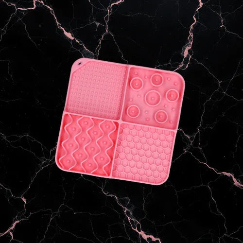 Tapis de léchage rose